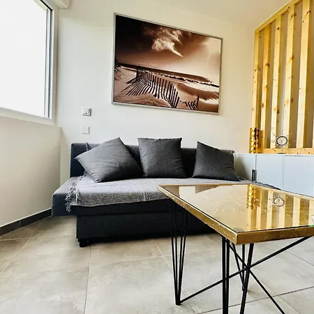 L'emeraude Au Soleil Avec Coin Nuit Dans Sur La Apartment Le Grau-du-Roi