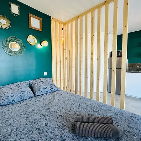 Apartment L'emeraude Au Soleil Avec Coin Nuit Dans Sur La Le Grau-du-Roi