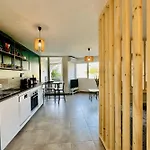 Appartement L'emeraude Au Soleil Avec Coin Nuit Dans Résidence Sur La Le Grau-du-Roi