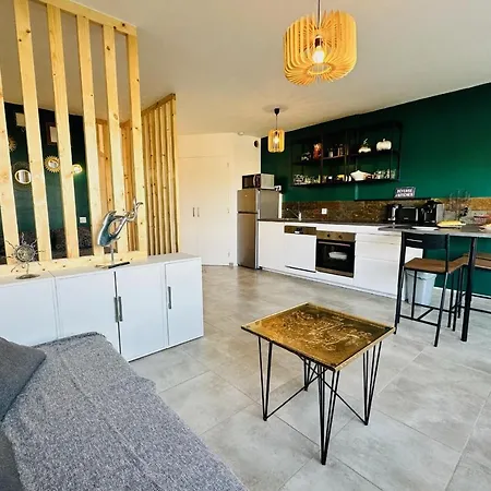Appartement L'emeraude Au Soleil Avec Coin Nuit Dans Sur La Le Grau-du-Roi