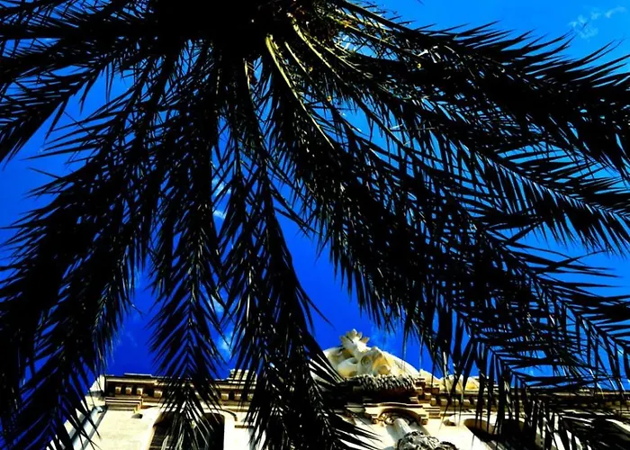 L'emeraude Au Soleil Avec Coin Nuit Dans Sur La